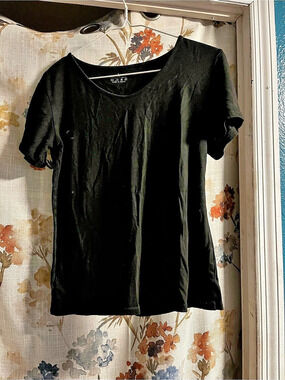 Short Sleeve Top in Black Size Large